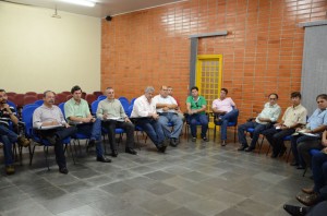 Participantes da reunião da UNO.