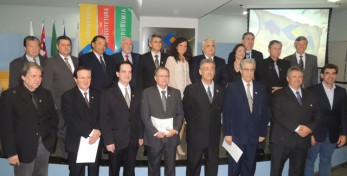 Autoridades presentes na solenidade