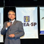 Eng. Agr. Alceu Molina Júnior durante palestra aos profissionais