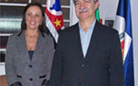 A Palestrante Drª Elisabeth Elias e o Presidente da AEASCS Engº Luiz Trindade.