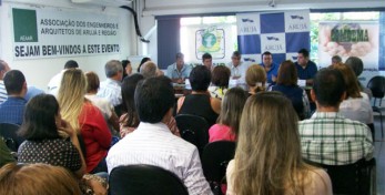 Os palestrantes Arqº Kauê e Engº Rubens, a Presidente da AEAN Engª Gisele e participantes do evento