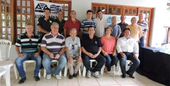 Participantes da reunião da UNO