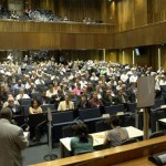 O Vice-Presidente Eng. Nízio Cabral, informando ao Plenário os nomes dos candidatos para Diretoria