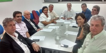 Participantes da reunião da UNACAP
