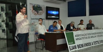 Presidente da AEAAR, Engº Fábio J. Julio na abertura do Encontro.