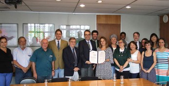 Representantes do CAU/SP, da Secretaria do Meio Ambiente e da CETESB, durante solenidade de assinatura de Convênio de Cooperação Técnica na capital paulista.