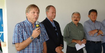 Autoridades participantes da reunião