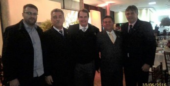 O Presidente da AEAARP Eng. Carlos Eduardo N. Alencastre, o Vice Eng. Tapyr Androni Jorge, o Diretor de Esportes e Lazer da FAEASP Eng. João Luis Scarelli e convidados do evento